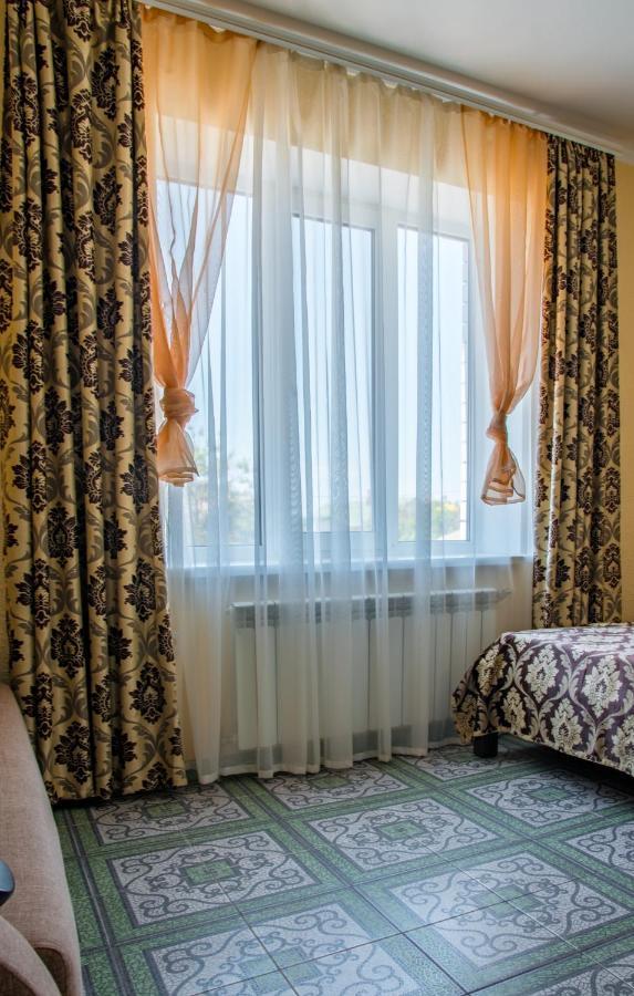 Berdyansʼk Olimp Hotel מראה חיצוני תמונה